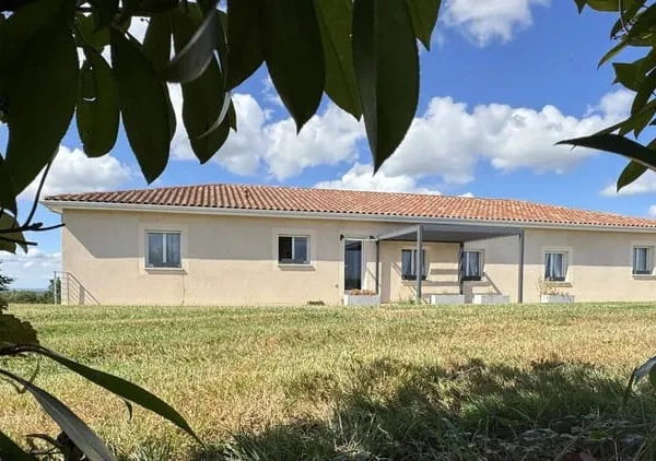 Maison de plain-pied 9 pièces 275 m²