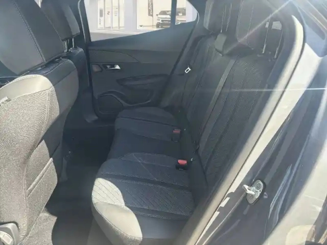 Peugeot 2008 hybrid 145 e-dcs6 — photo 20