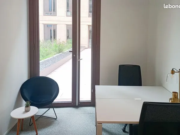 Location d'espace de bureau au design magnifique pour 2 personnes à Spaces Euronantes Nantes
