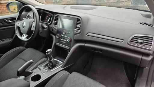 Renault Megane 1.3 TCe 115 - Limited – 2019 – 70565 km – Essence – Boîte Manuelle — photo 10