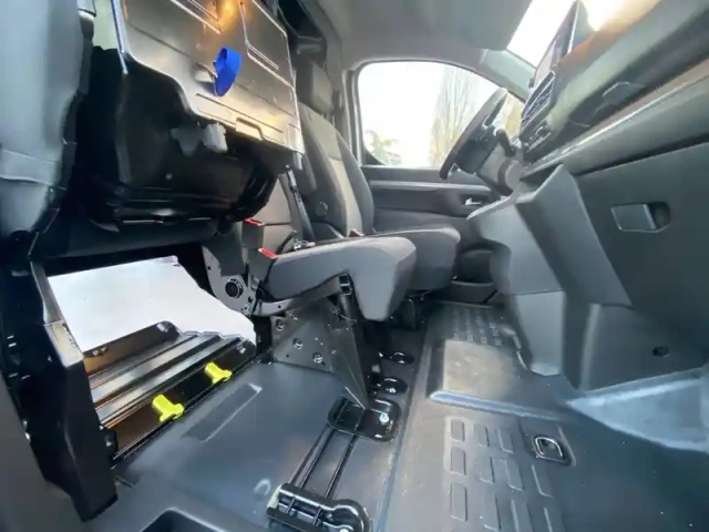 Citroën Jumpy e- fgn taille m 100 kw (136 ch) batterie 75 kwh — photo 14