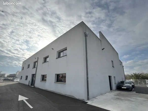 A louer - Local professionnel 83 m² - Atelier / Bureaux - ZI Daudel, Pierrelatte