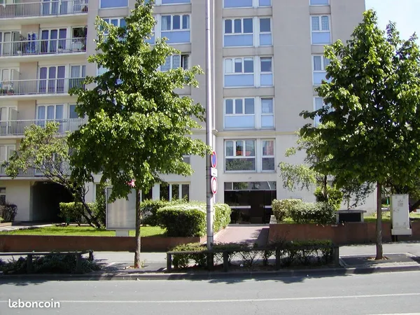 Réf: 20.085 Studio ROSNY/ BOIS - 93110