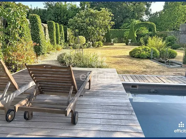 Maison 8 pièces 255 m²