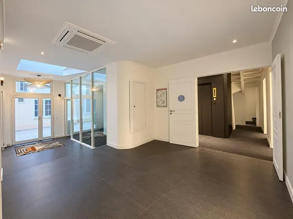 Bureaux 527 m²