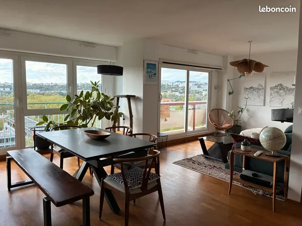 Appartement rénové - 94 m² - vue panoramique - balcon, cave et garage fermé - Wilson/Doua/Condorcet