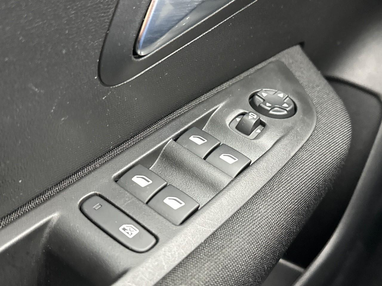 Peugeot 208 puretech 75 s&s bvm5 premium — photo 15