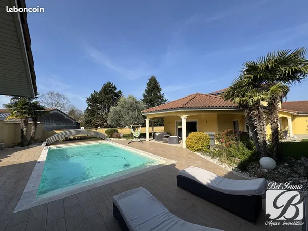 Villa 8 pièces 264 m²