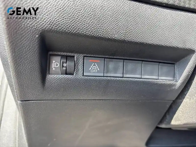 Peugeot 208 puretech 100 s&amp;s bvm6 — photo 16