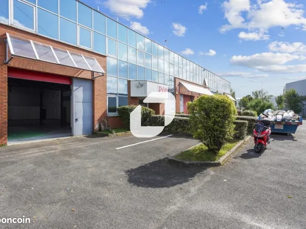 Local d'activité 820 m²