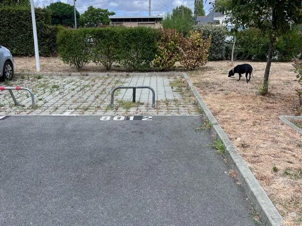Place de parking proche de la gare