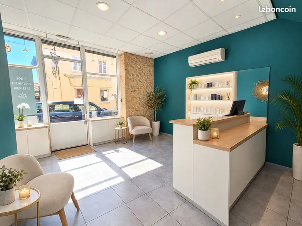 Espace beauté, bien-être et/ou soins - 118 m² - Reyrieux centre-ville