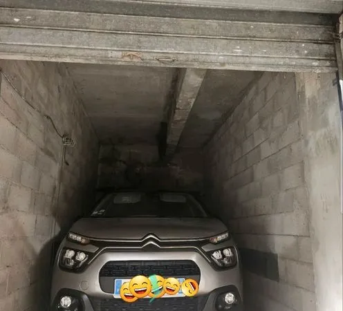 Garage sécurisé en résidence - Proche centre-ville et Saint-Hilaire