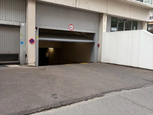 Garage fermé rue Barrier