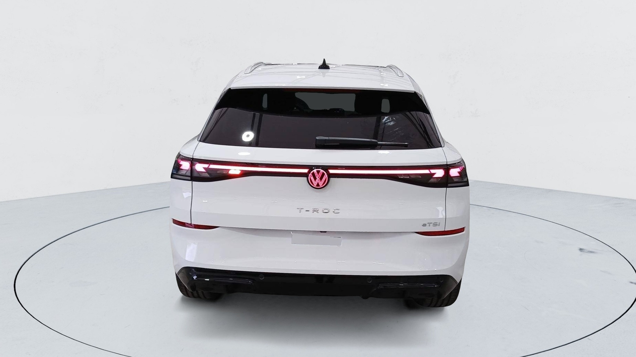 Volkswagen T-Roc — photo 4