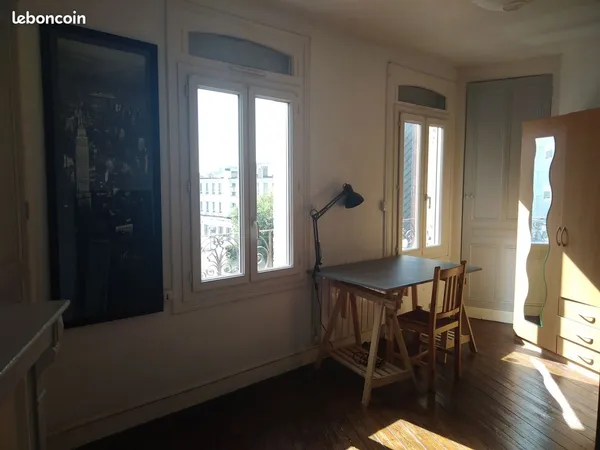 Grand T1 - 28m² - meublé et équipé - prox. Gare, université, ISEL/IEP/EM - pas de frais d'agence