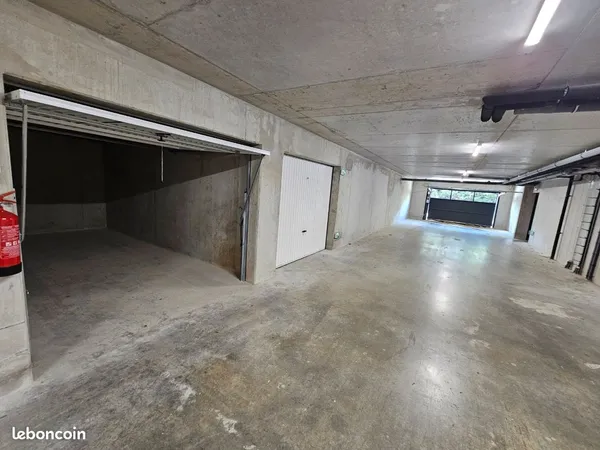Location garage/box à l'année