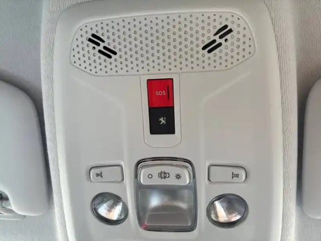 Peugeot 208 electrique 50 kwh 136ch — photo 40