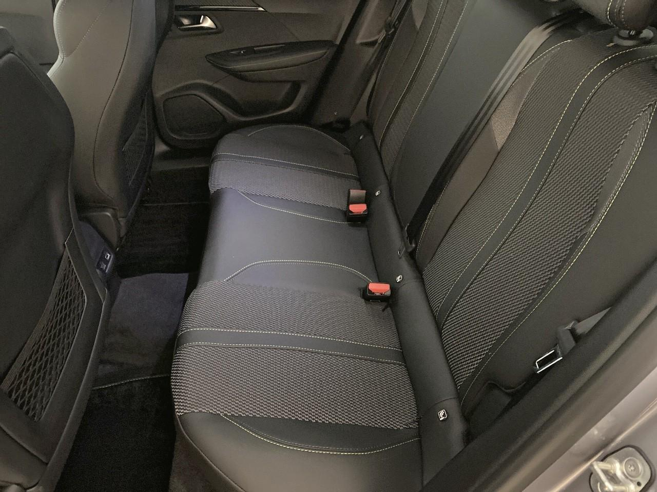 Peugeot 2008 electrique 156 ch 54 kwh gt — photo 10