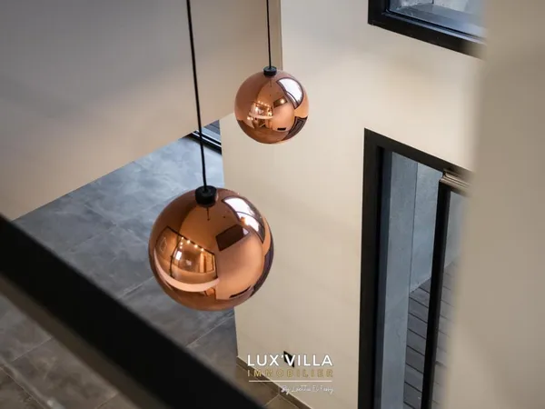 Vends villa - 227 m² - 7 pièces, 5 chambres - Mauguio 34130