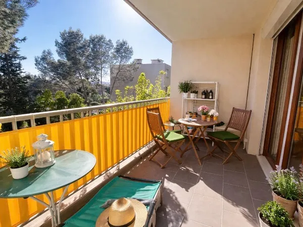 T2 - TERRASSE - 179.500 Euros