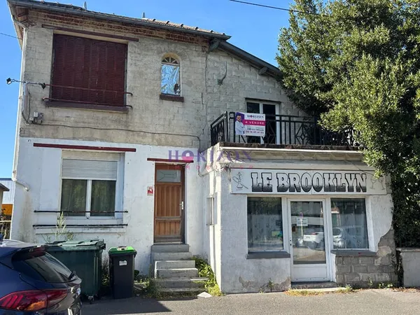 Ensemble immobilier, Persan 4 pièce(s) 121.23 m2