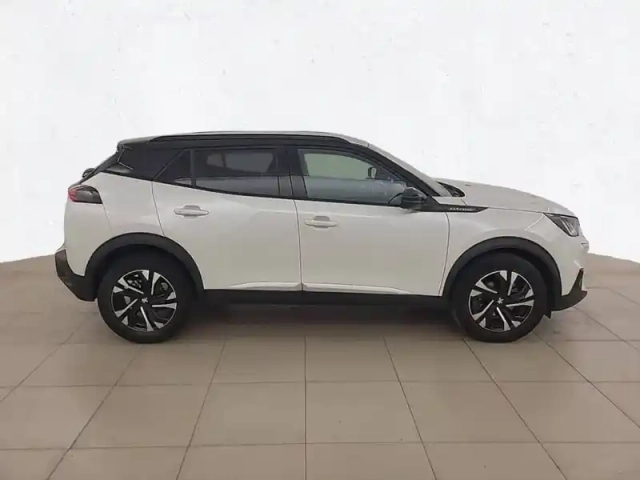Peugeot 2008 puretech 130 s&amp;s eat8 — photo 4