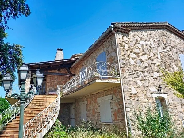 Propriété de caractère 366 m² - 8 chambres - Vue sur les vignes - Fort potentiel touristique