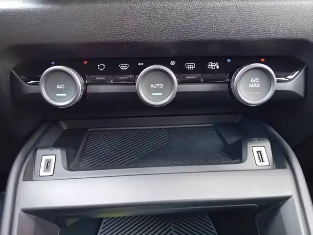 Citroën C4 puretech 130 s&amp;s eat8 — photo 24