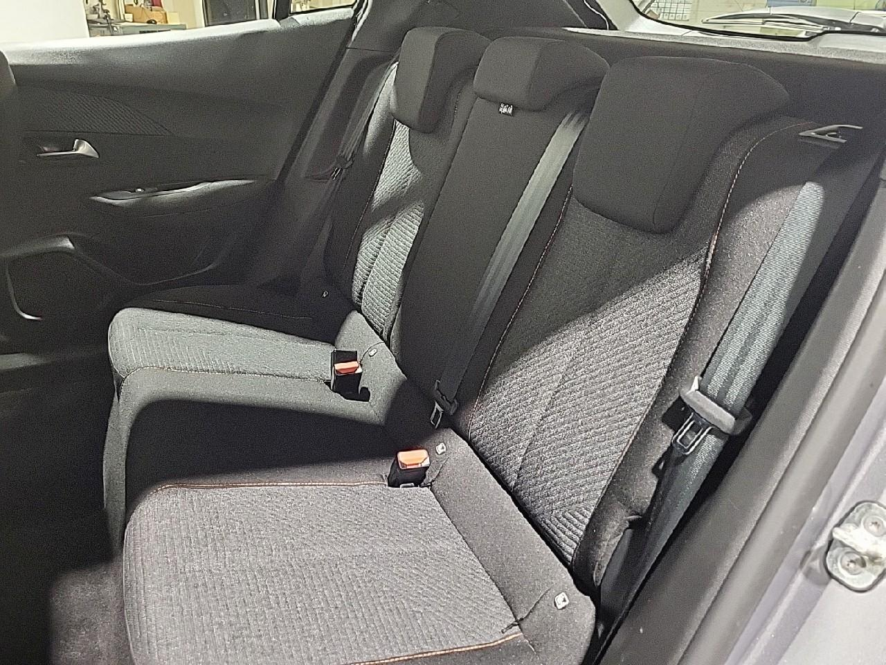 Peugeot 2008 hybrid 145 e-dcs6 style — photo 13