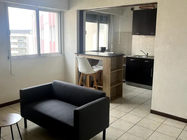 Appartement F2 bon état