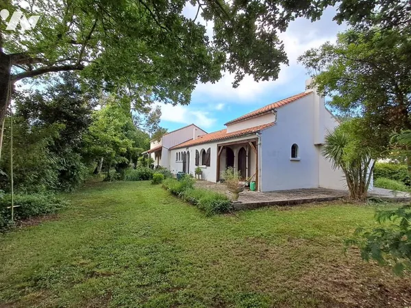 Maison 8 pièces 196 m²