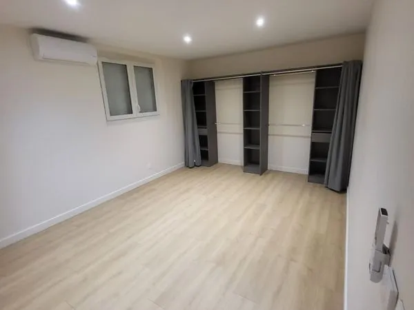 F4 rez-de-chaussée de villa meublé et refait à neuf 111m²