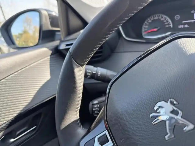 Peugeot 208 puretech 75 s&amp;s bvm5 active — photo 17
