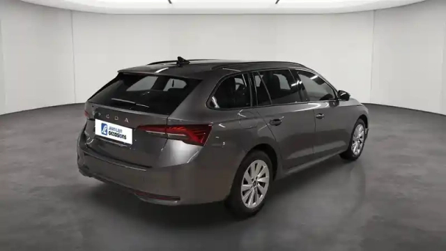 Skoda Octavia combi 2.0 tdi 150 ch scr dsg7 — photo 5