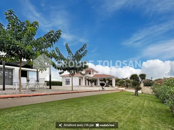 Maison 7 pièces 226 m²