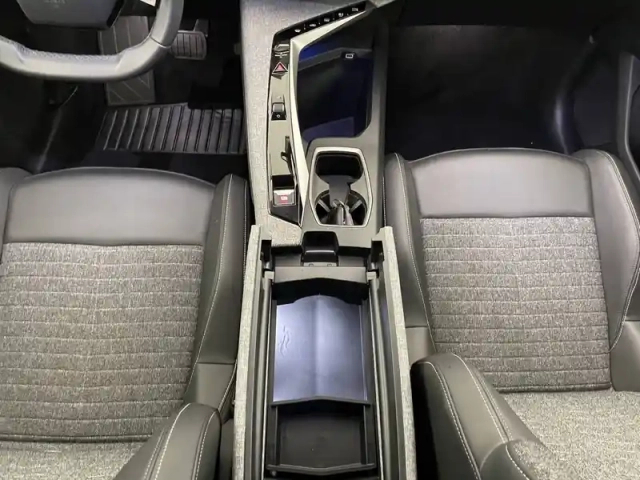 Peugeot 3008 hybrid 145 e-dcs6 — photo 57