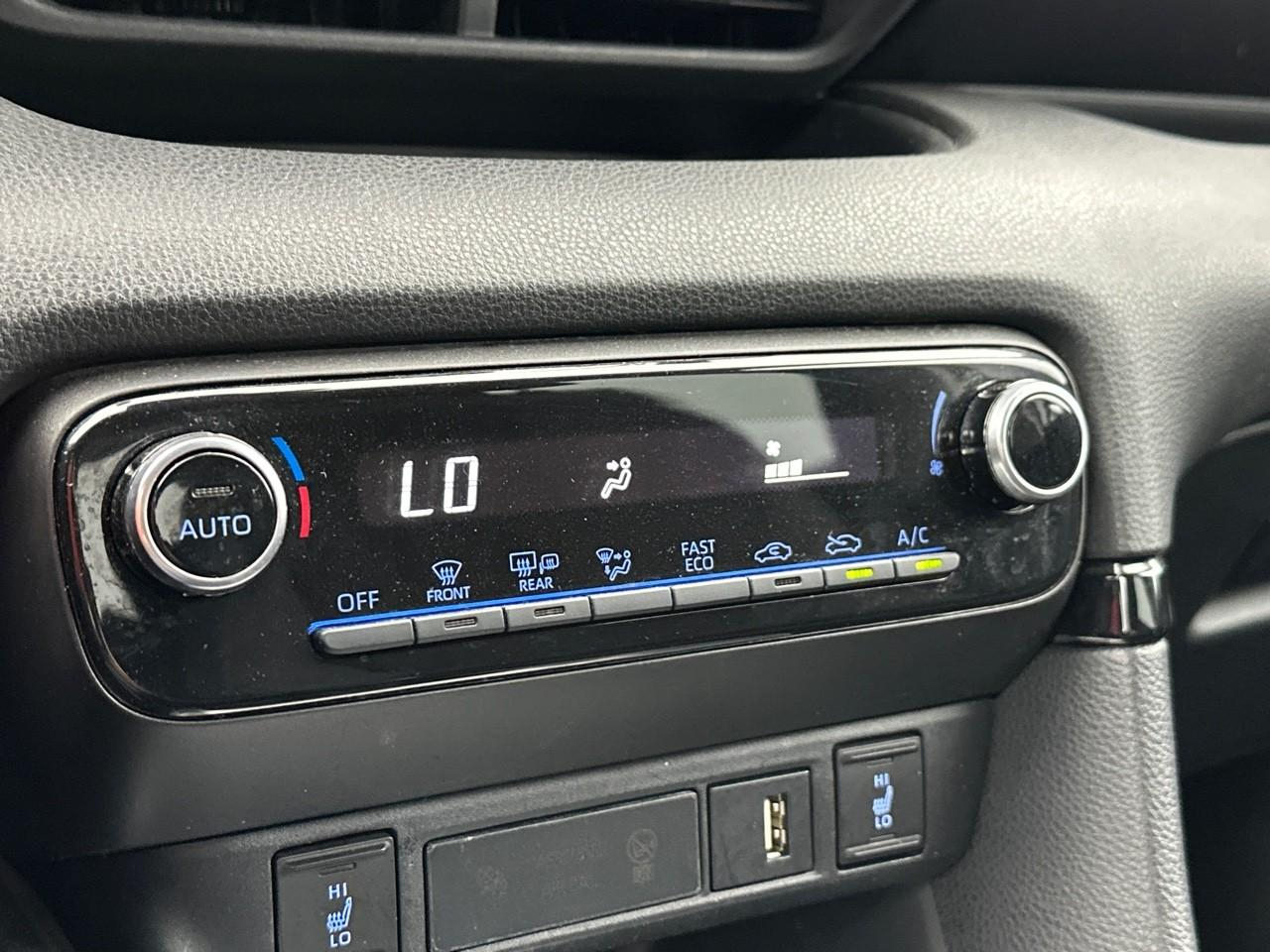 Toyota Yaris hybride 116h design — photo 25