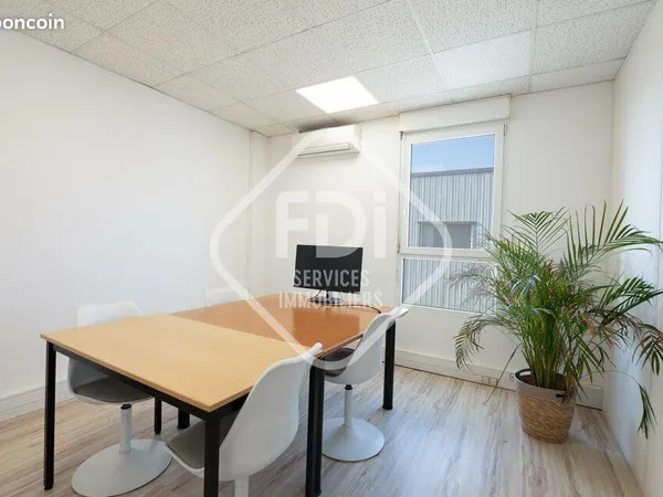 Bureaux 57 m² MAUGUIO