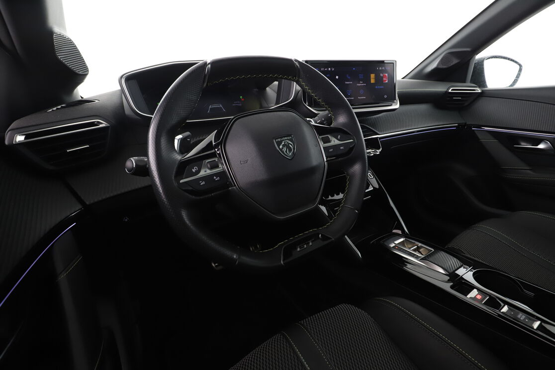 Peugeot 208 1.2 Hybrid GT e-DCS6 — photo 10