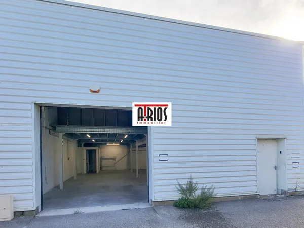 Local d'activité 215 m²