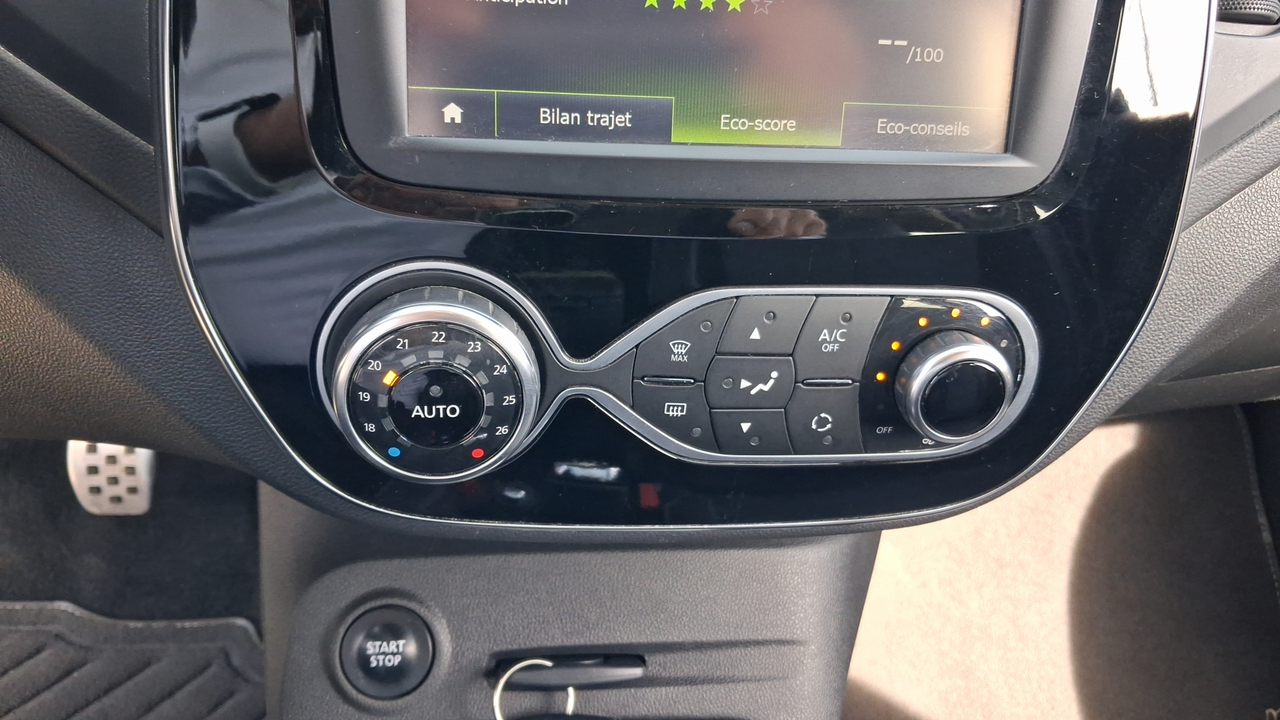 Renault Captur TCe 120 Energy — photo 50