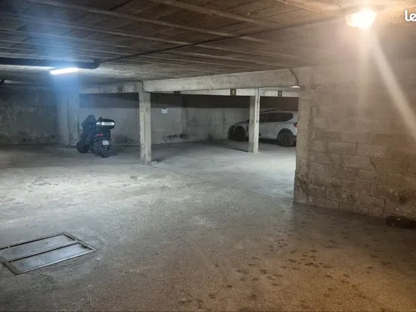 Vente parking sécurisé- 15, rue de Neuilly 921l0 gare de Clichy-Levallois