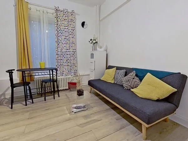 Studio 1 pièce 13 m²