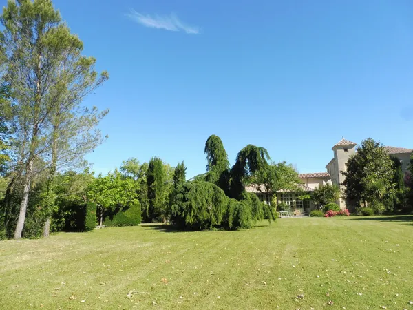 UZES - Chateau 18eme - 915 m2