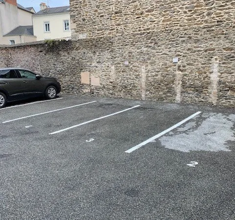PARKING CLOS - Rue de la Paix - Théatre