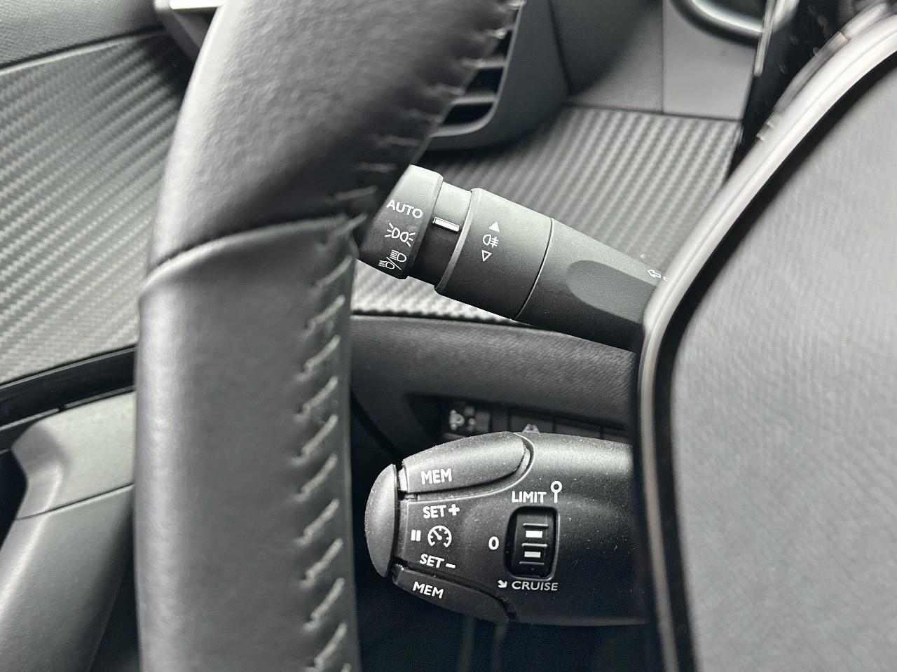 Peugeot 2008 puretech 100 s&s bvm6 active — photo 19