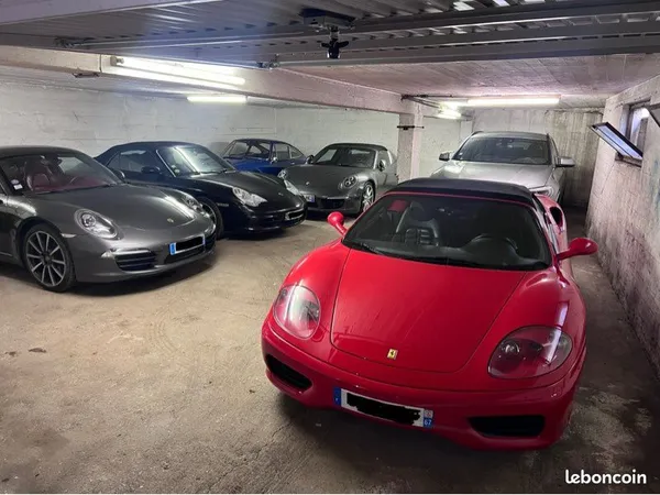 Grand garage sécurisé ~100 m² - Jusqu'à 5 voitures - Idéal collectionneur - Illkirch rue des Lilas