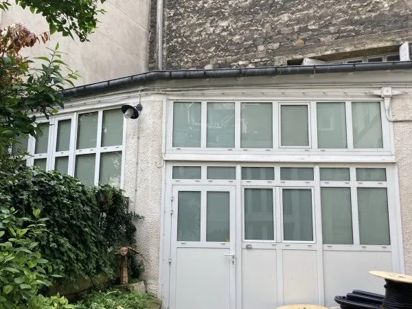 Loue appartement (atelier d'artiste)