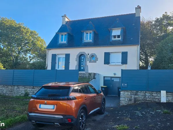 Maison familiale néo-bretonne - 130 m² - 5 chambres/bureau - terrain 653 m² - Saint-Yvi